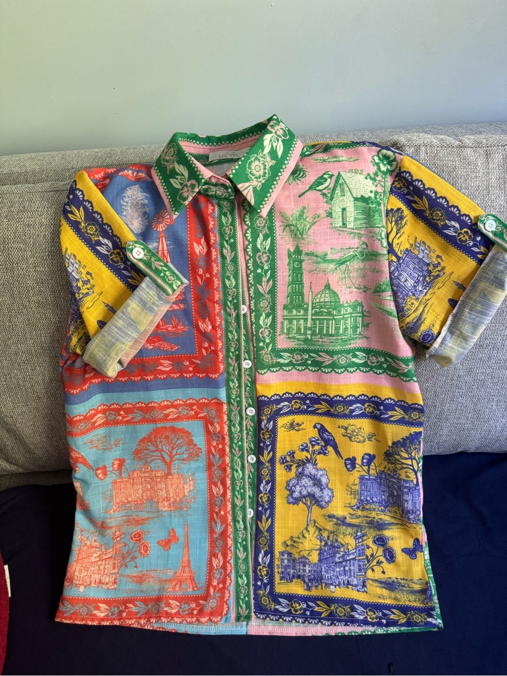 Woman Colorblock Scenic Print Button-Down Shirt - Multicolor, Size Small.